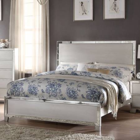 24840Q Voeville II Queen Bed