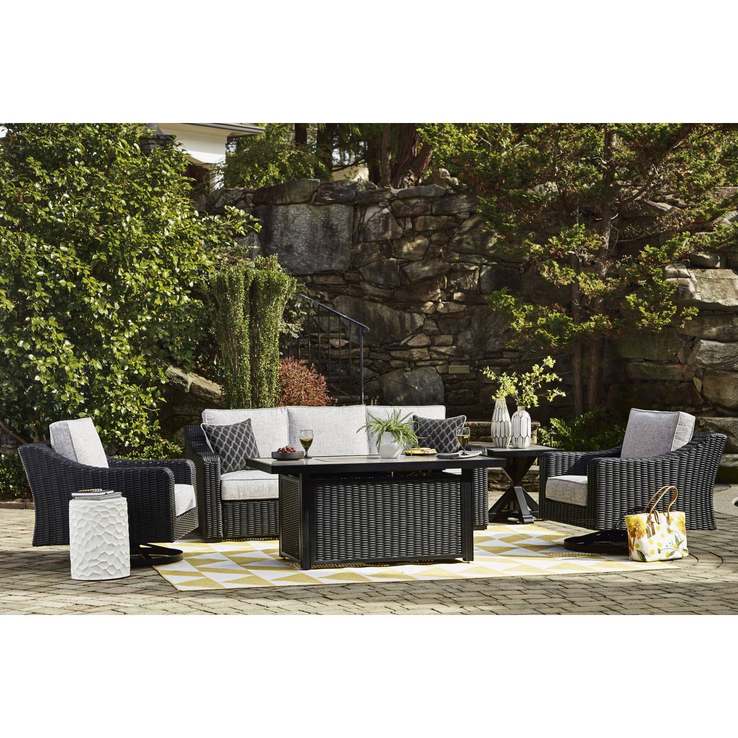 Beachcroft outdoor best sale sofa with cushion