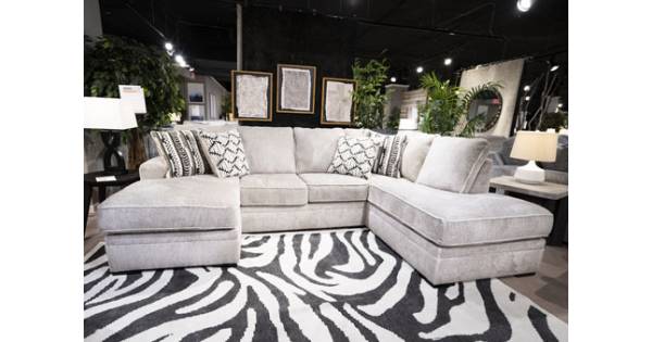 20502-03-16 Calnita 2-Piece Sectional with Chaise