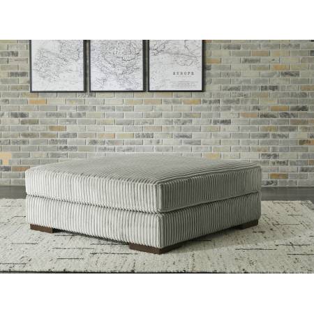 2110508 Lindyn Oversized Accent Ottoman