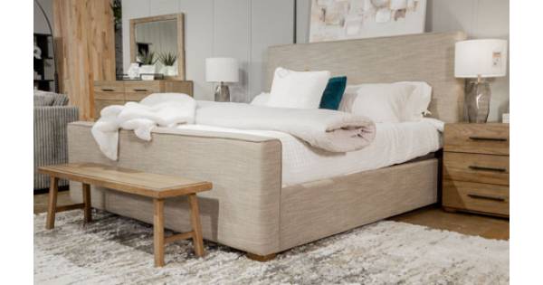 B783-81-97 Dakmore Queen Upholstered Bed