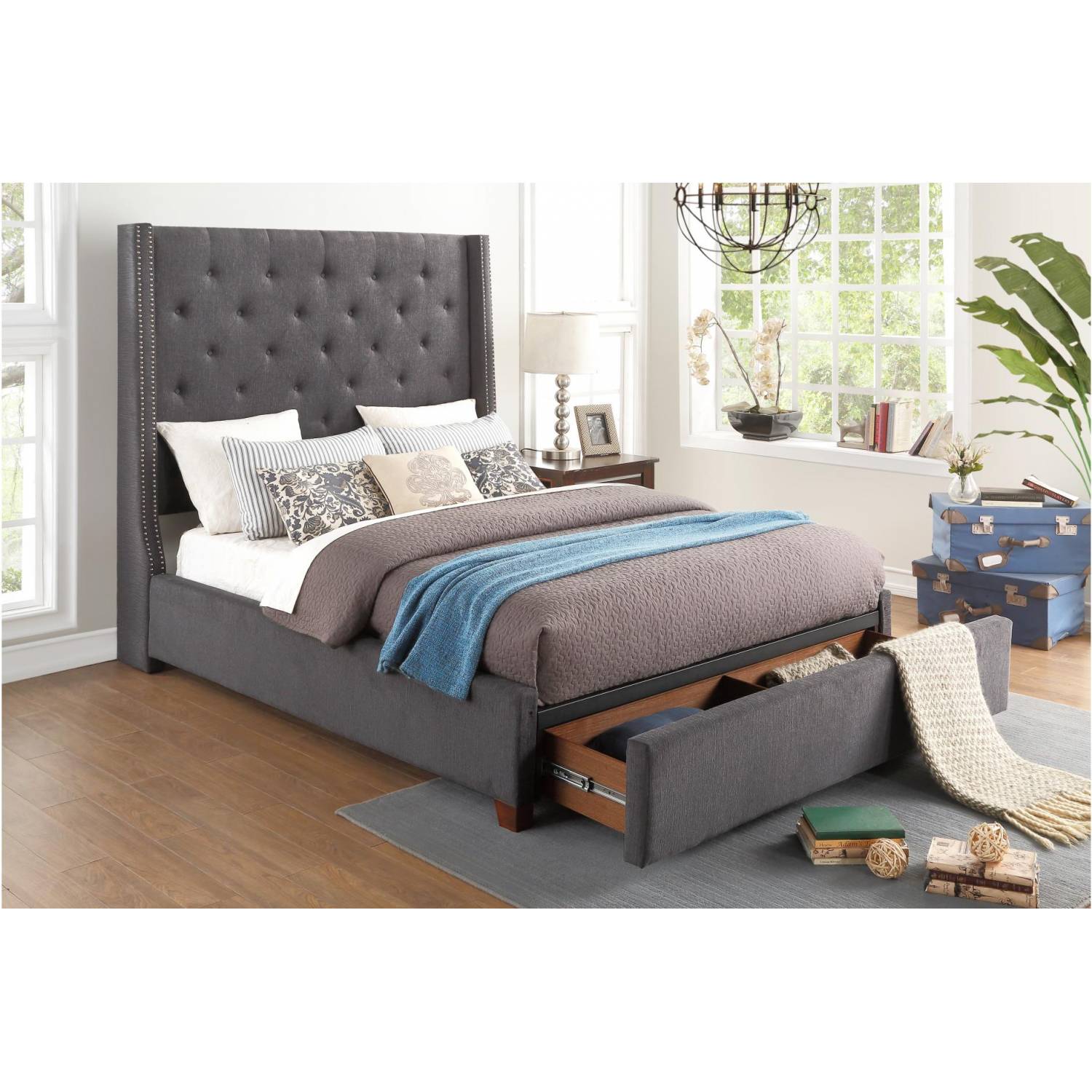 5877GY Fairborn Queen Platform Bed with Storage Footboard
